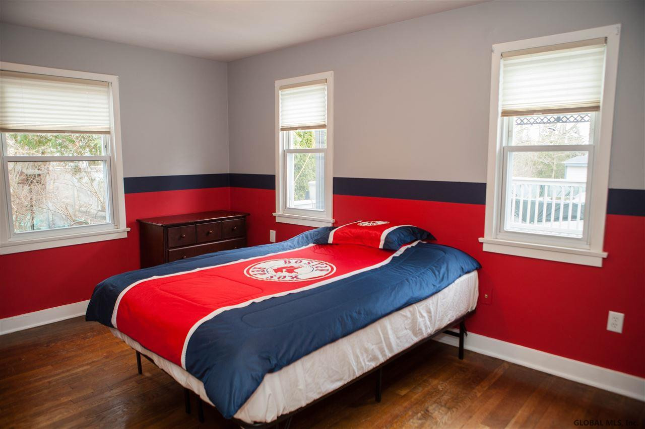 25 Overidge Road Colonie, NY 12110 - Photo 8 of 23 Photo 8