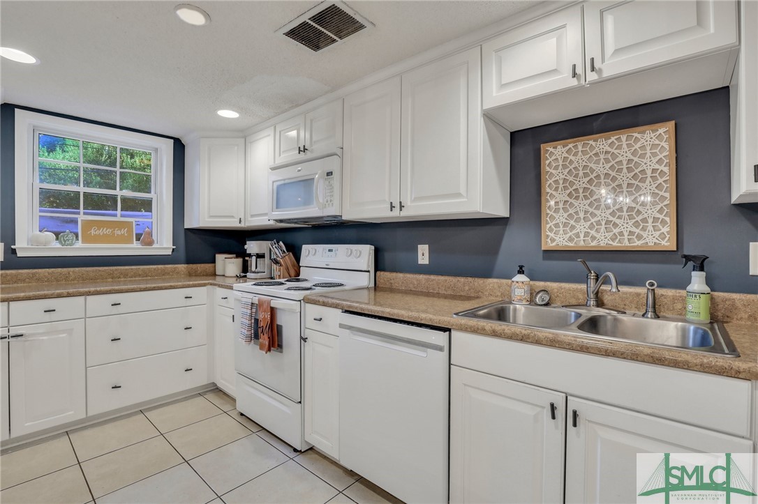718 Glenbrook Road Savannah, GA 31419 - Photo 7 of 34