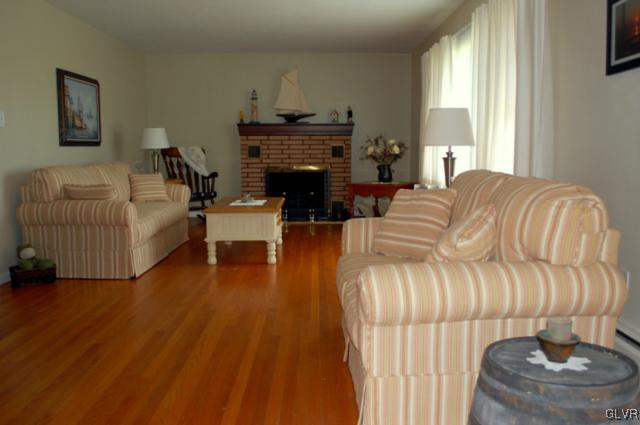 20 Ridgewood Road Easton, PA 18045 - Photo 4 of 32
