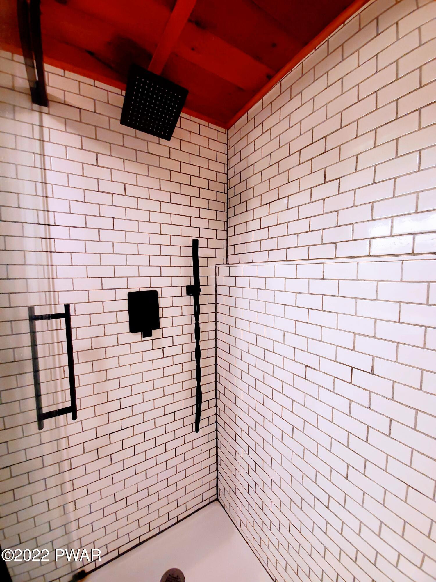 207 Lennon Road Greentown, PA 18426 - Photo 32 of 41 Shower