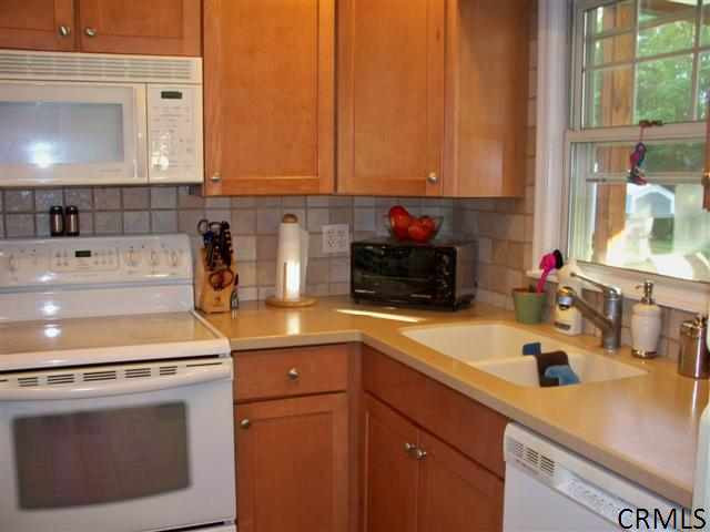14 Wellington Road Bethlehem, NY 12054 - Photo 5 of 15 Photo 5