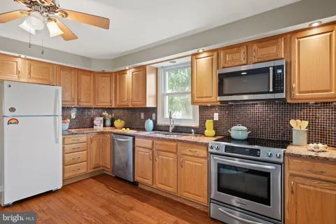 $425,000 | 917 East Durham Street, Philadelphia, PA 19150