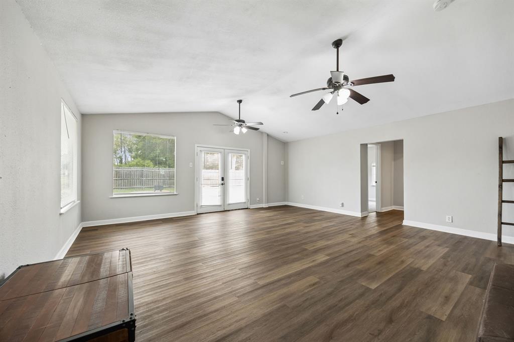 597 East Main Street Van, TX 75790 - Photo 4 of 33