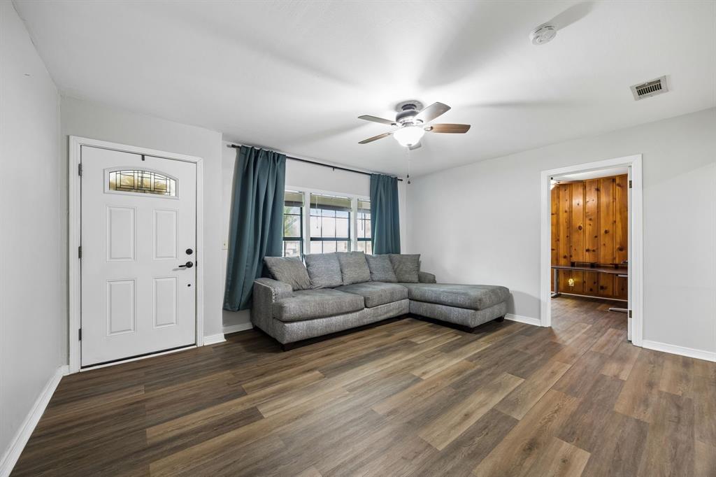 597 East Main Street Van, TX 75790 - Photo 6 of 33