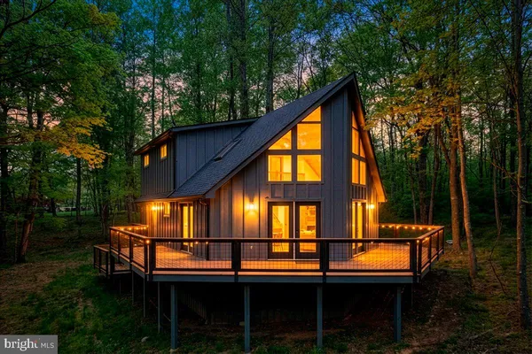 $475,000 | 325 Persimmon Hill Drive, Roseland, VA 22967