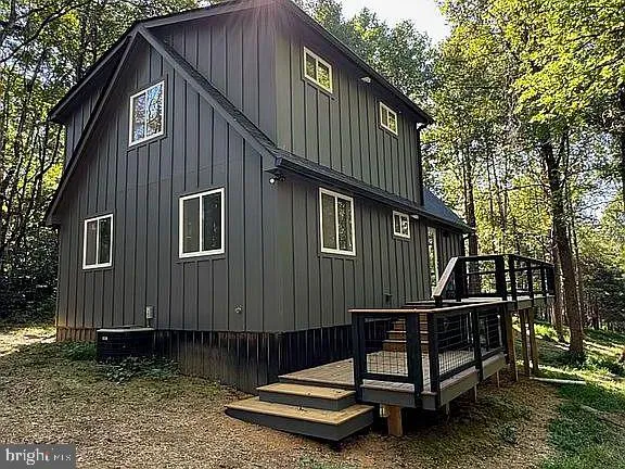 $475,000 | 325 Persimmon Hill Drive, Roseland, VA 22967