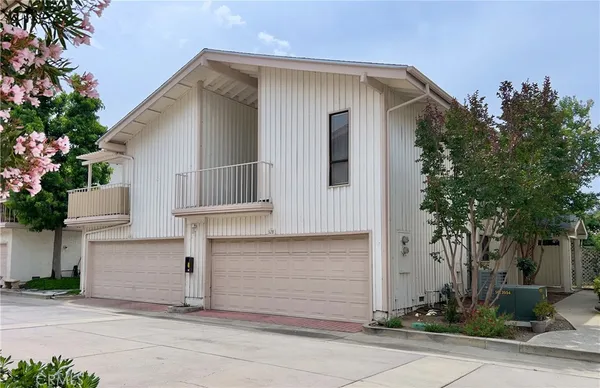 $3,800 | 328 West 7th Street, Claremont, CA 91711