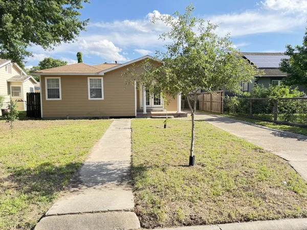 $1,595 | 216 Gale Street, Houston, TX 77009