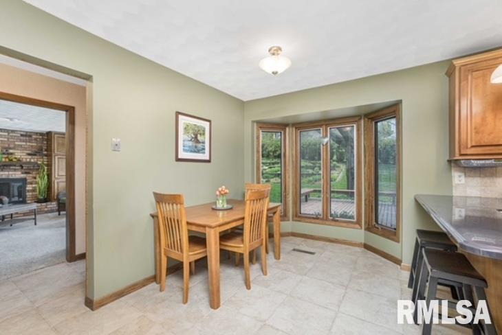 2111 Meadowbrook Road Davenport, IA 52807 - Photo 17 of 37 Gallery Image 17