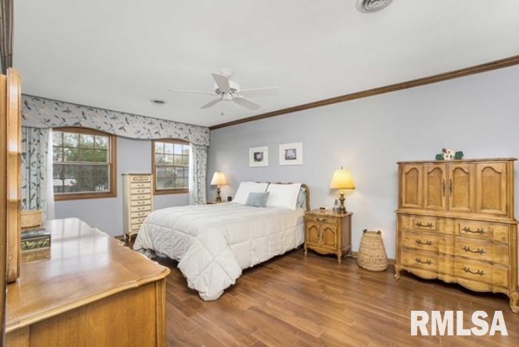 2111 Meadowbrook Road Davenport, IA 52807 - Photo 20 of 37 Gallery Image 20