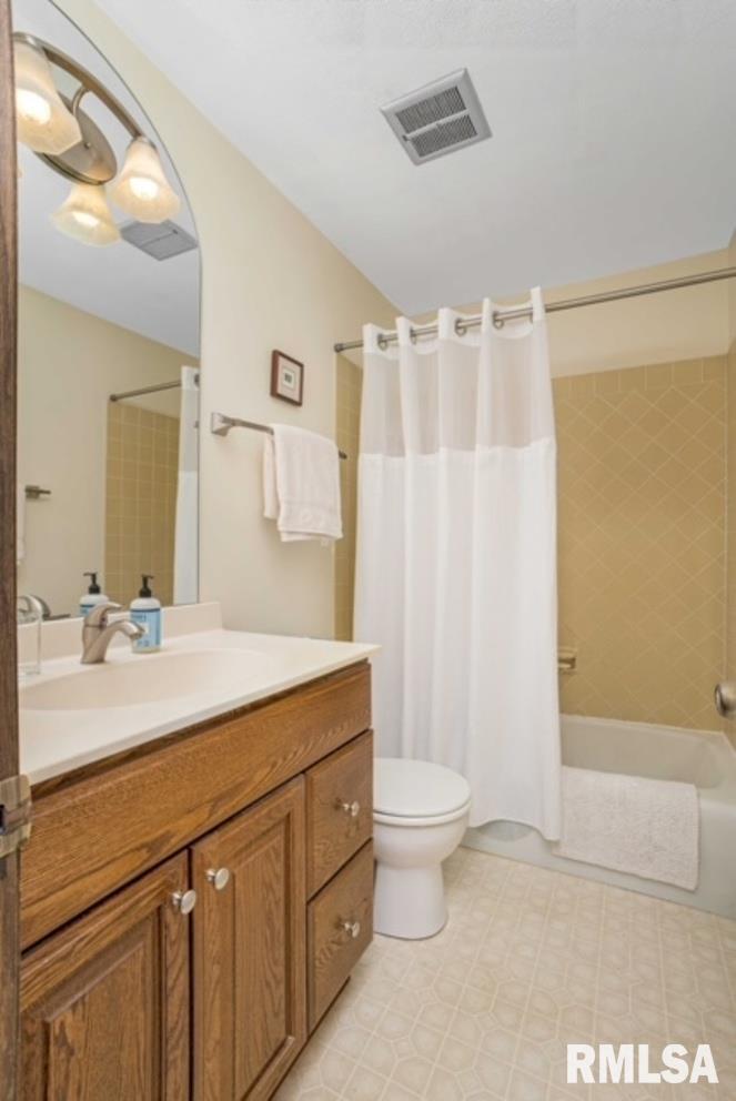 2111 Meadowbrook Road Davenport, IA 52807 - Photo 24 of 37 Gallery Image 24