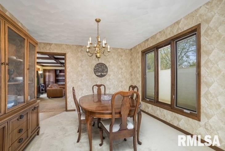 2111 Meadowbrook Road Davenport, IA 52807 - Photo 8 of 37 Gallery Image 8