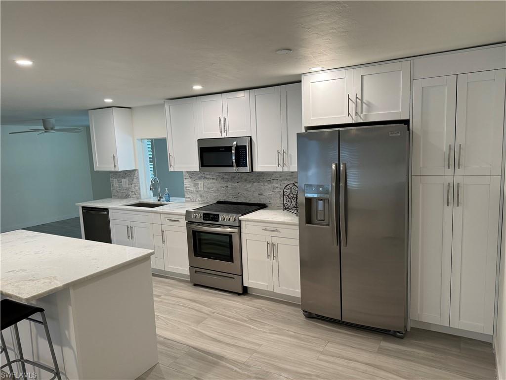 2393 Outrigger Lane Naples, FL 34104 - Photo 14 of 24