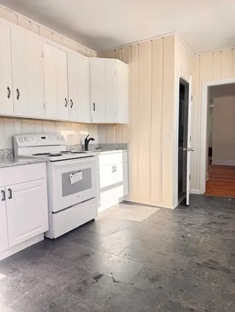 $1,895 | 121 Newton Street, Unit 1, Holyoke, MA 01040