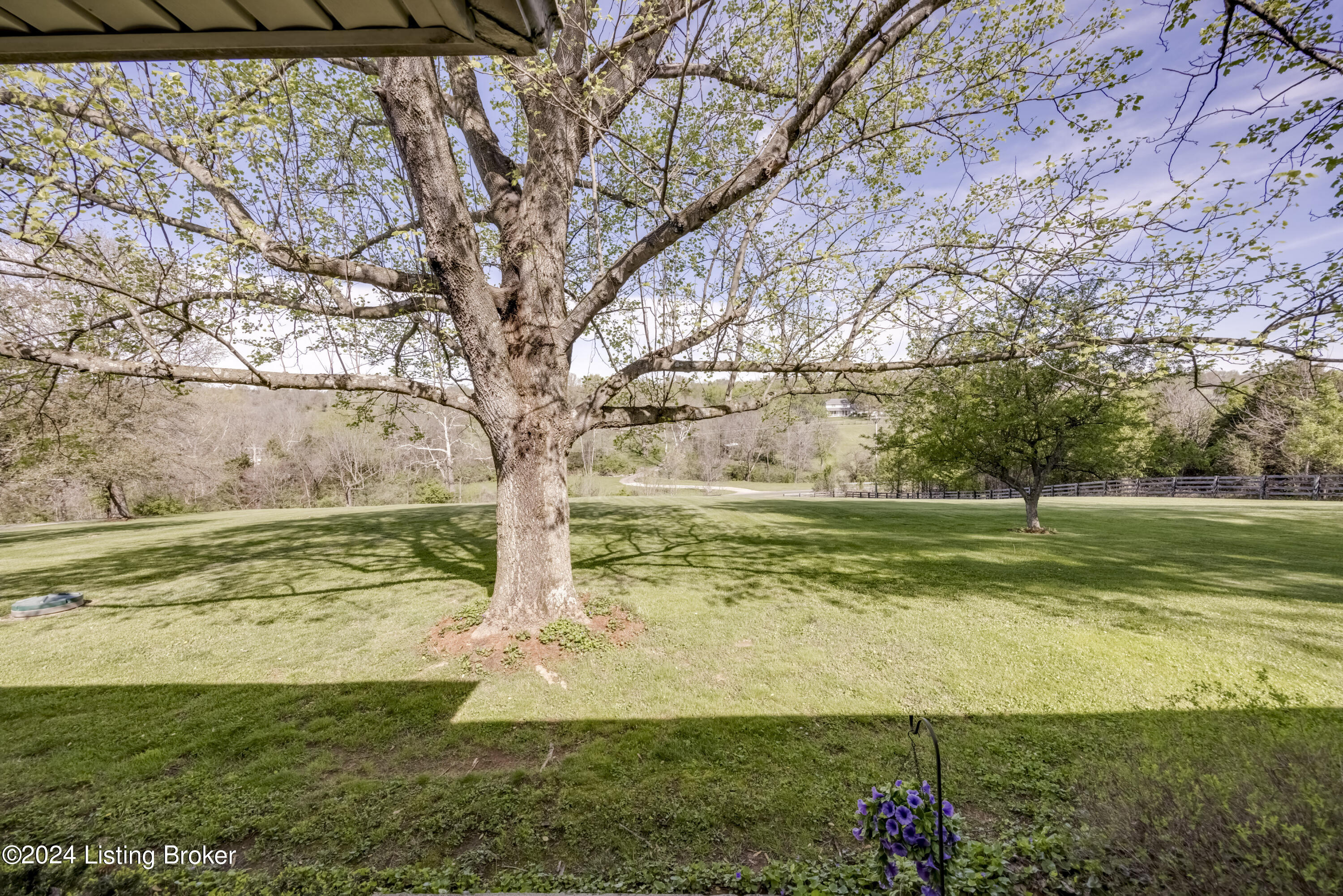 2045 Long Run Road Louisville, KY 40245 - Photo 5 of 36 2Y0A4099-B