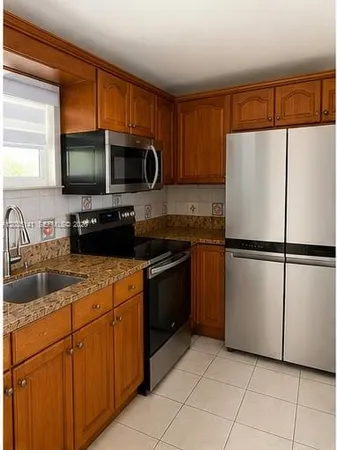 $2,500 | 10300 Coral Way, Unit C25, Miami, FL 33165