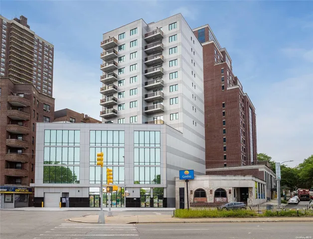 $738,000 | 124-28 Queens Boulevard, Unit 13A | Kew Gardens