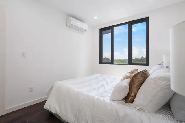 $738,000 | 124-28 Queens Boulevard, Unit 13A | Kew Gardens
