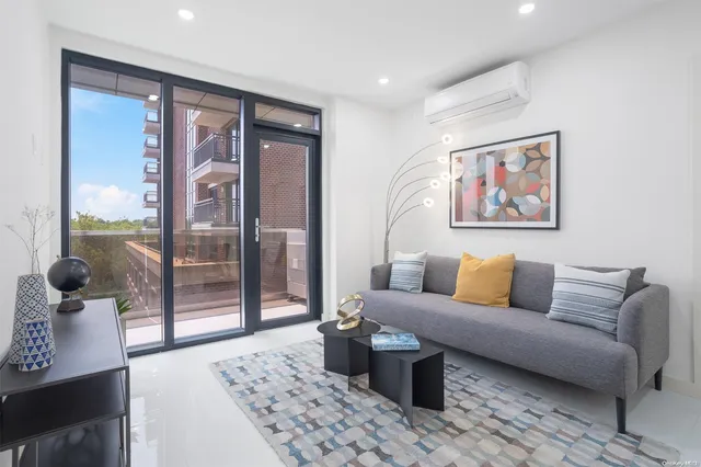 $738,000 | 124-28 Queens Boulevard, Unit 13A | Kew Gardens