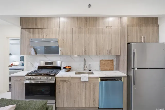 $738,000 | 124-28 Queens Boulevard, Unit 13A | Kew Gardens