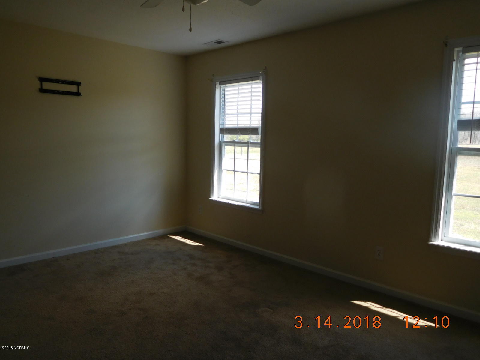 225 Coston Road Richlands, NC 28574 - Photo 21 of 25 DSCN4757