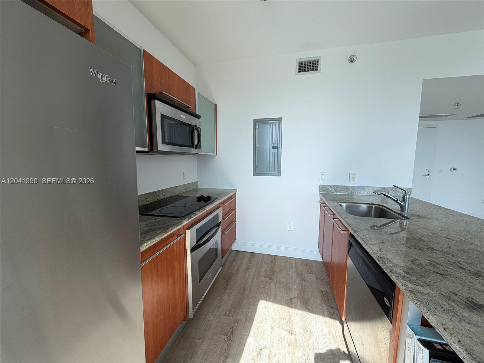 185 Southwest 7th Street, Unit 3200 Miami, FL 33130 - Photo 6 of 13