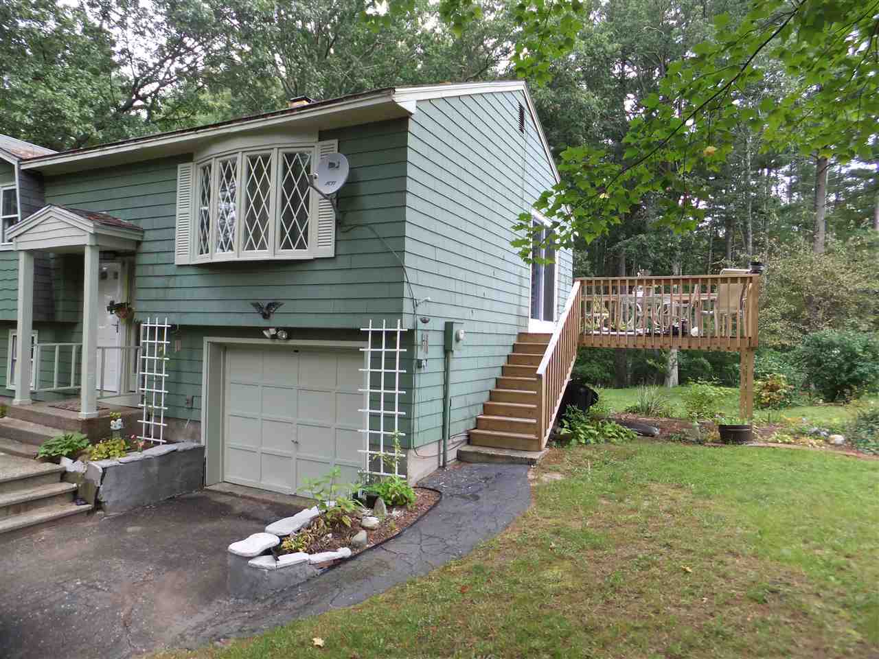 8 Lorraine Road Merrimack, NH 03054 - Photo 2 of 30