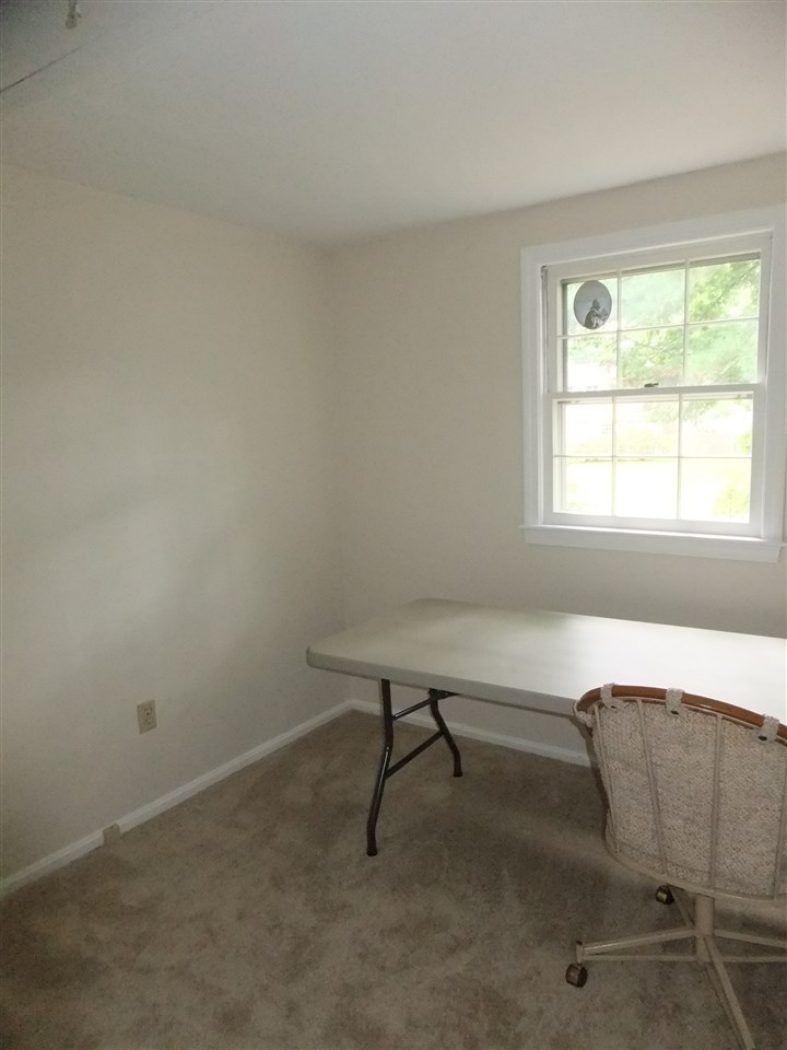 8 Lorraine Road Merrimack, NH 03054 - Photo 11 of 30