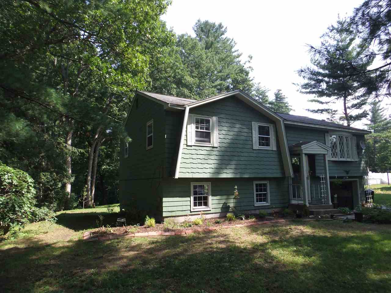 8 Lorraine Road Merrimack, NH 03054 - Photo 22 of 30