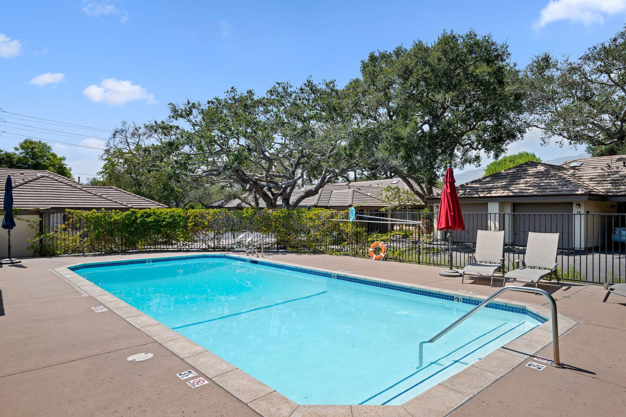 4039 Primavera Road, Unit 5 Santa Barbara, CA 93110 - Photo 27 of 32 Community Pool