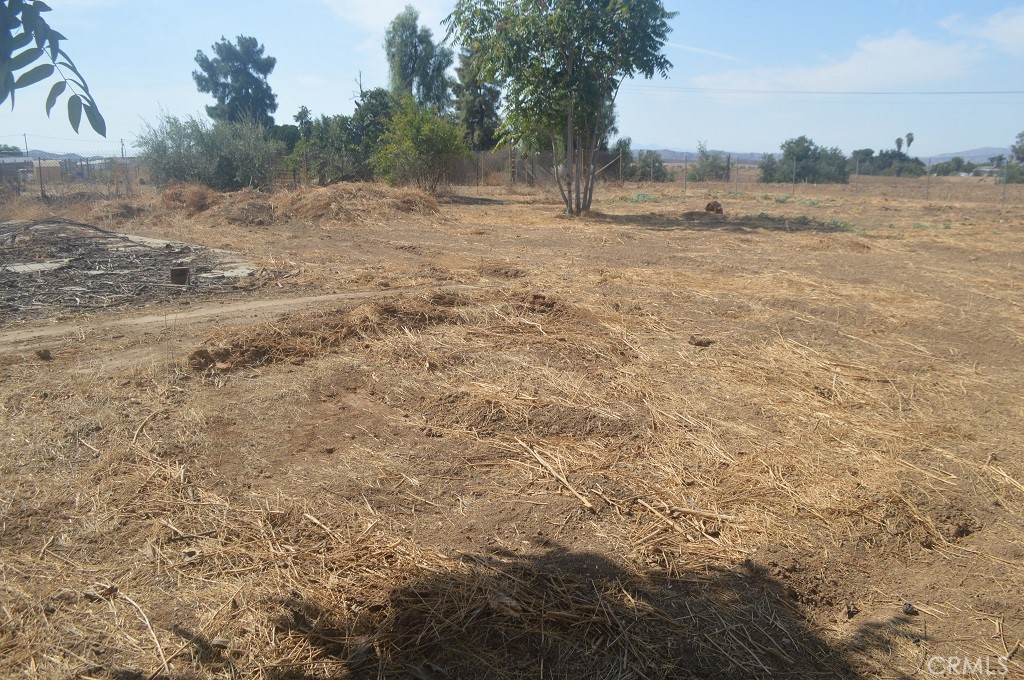 671 West Ave L Calimesa, CA 92320 - Photo 3 of 8