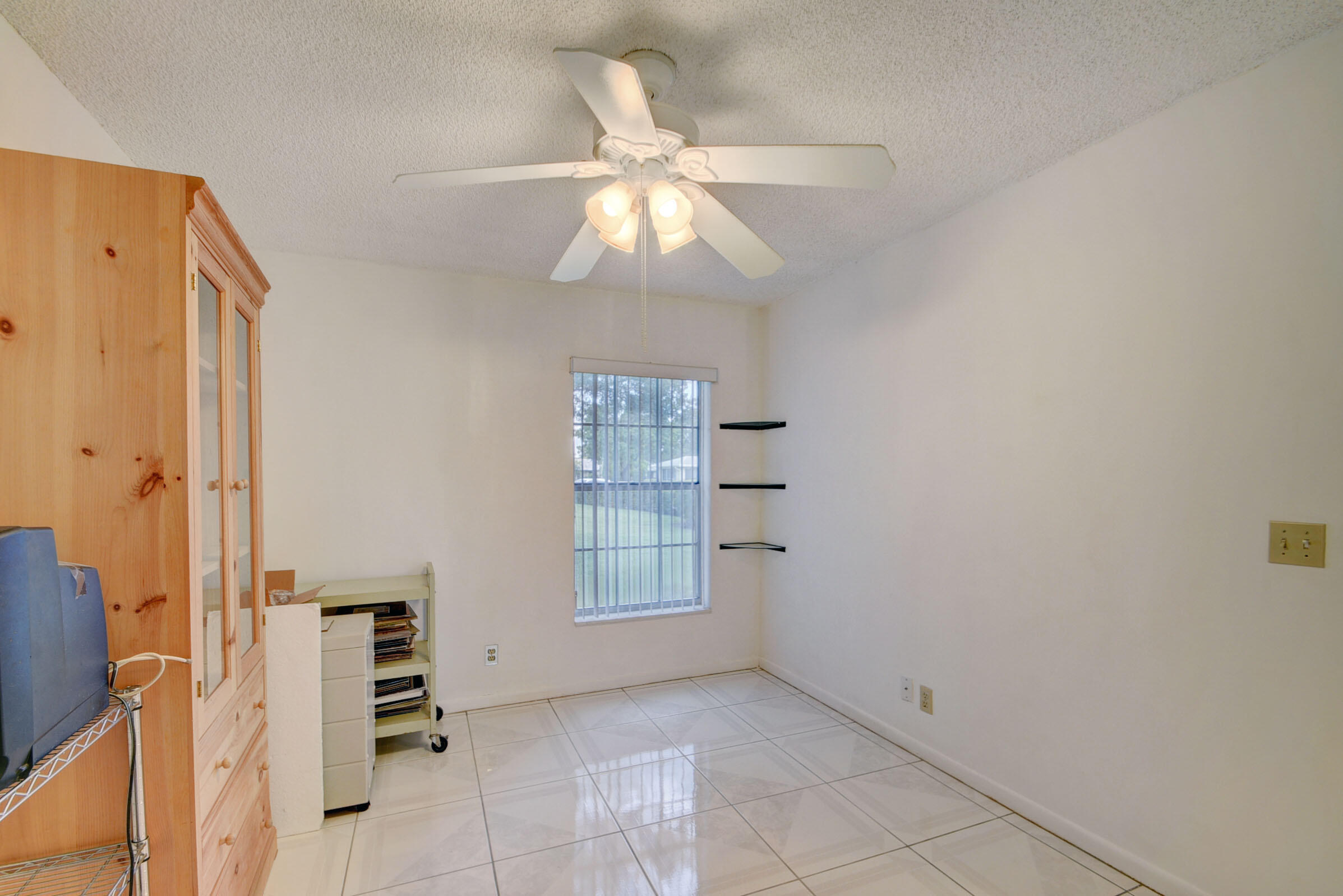 330 Cape Cod Circle, Unit B Lake Worth, FL 33467 - Photo 11 of 26 12_apartment (12)