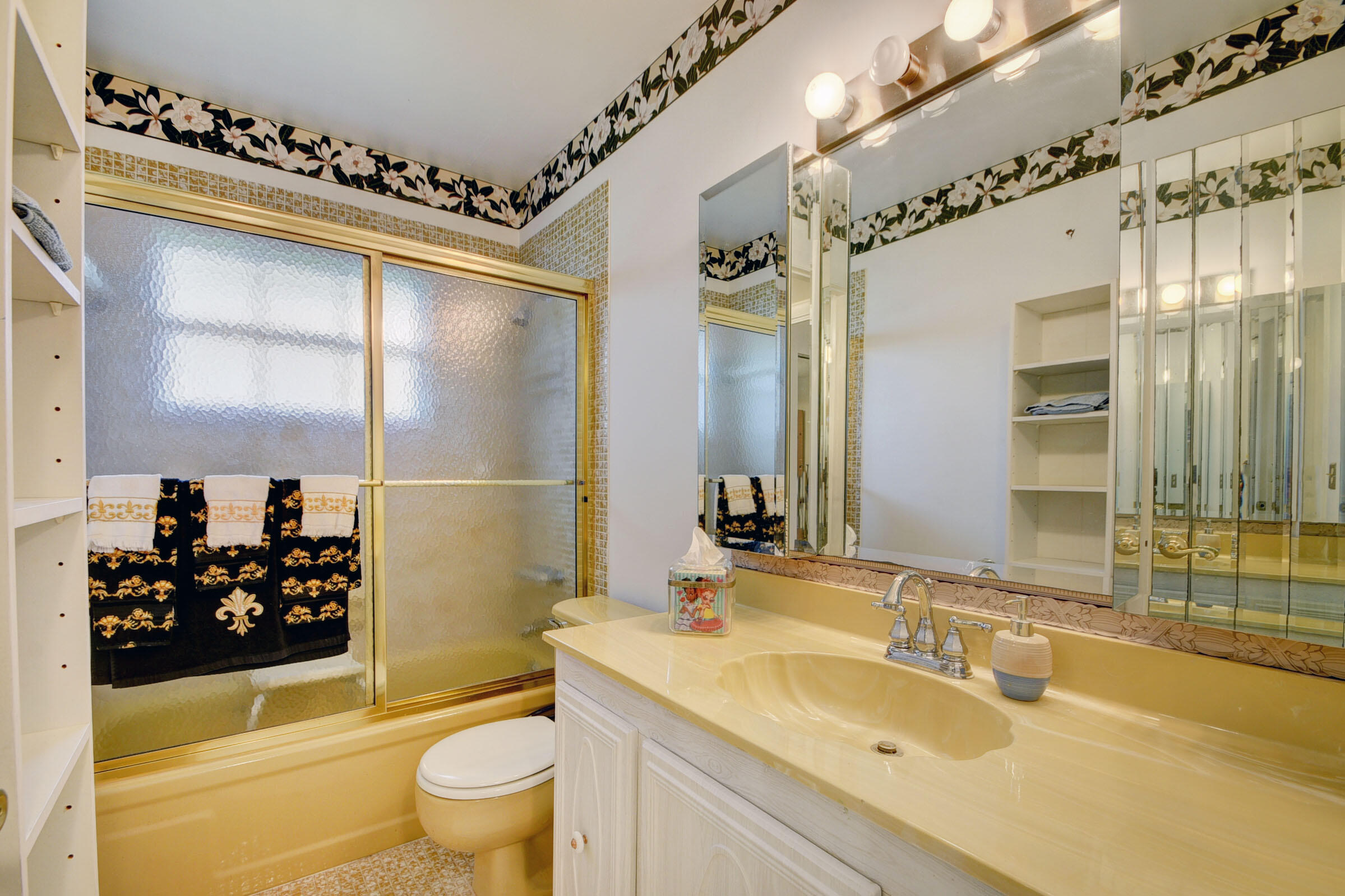 330 Cape Cod Circle, Unit B Lake Worth, FL 33467 - Photo 13 of 26 14_apartment (14)