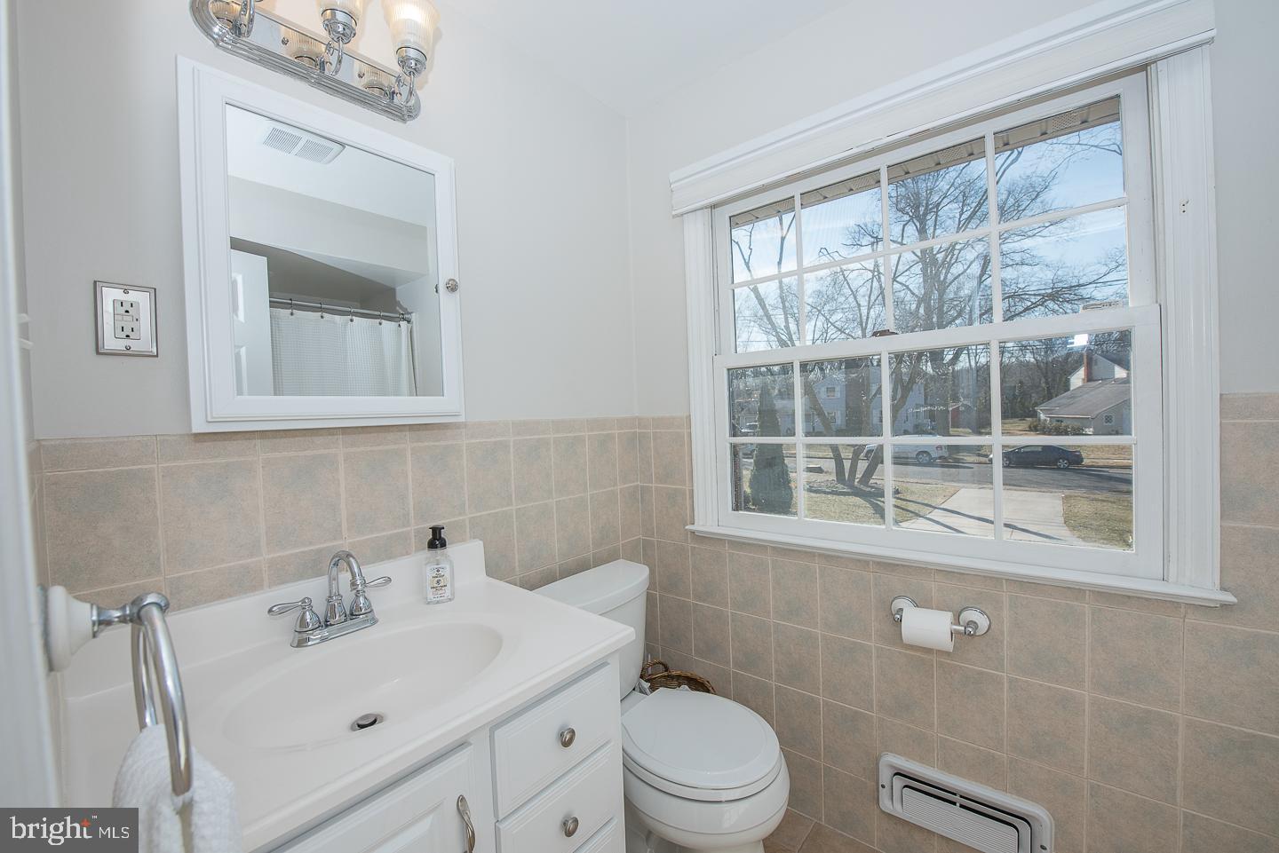 430 Pelham Road Cherry Hill, NJ 08034 - Photo 16 of 30 Master Bathroom