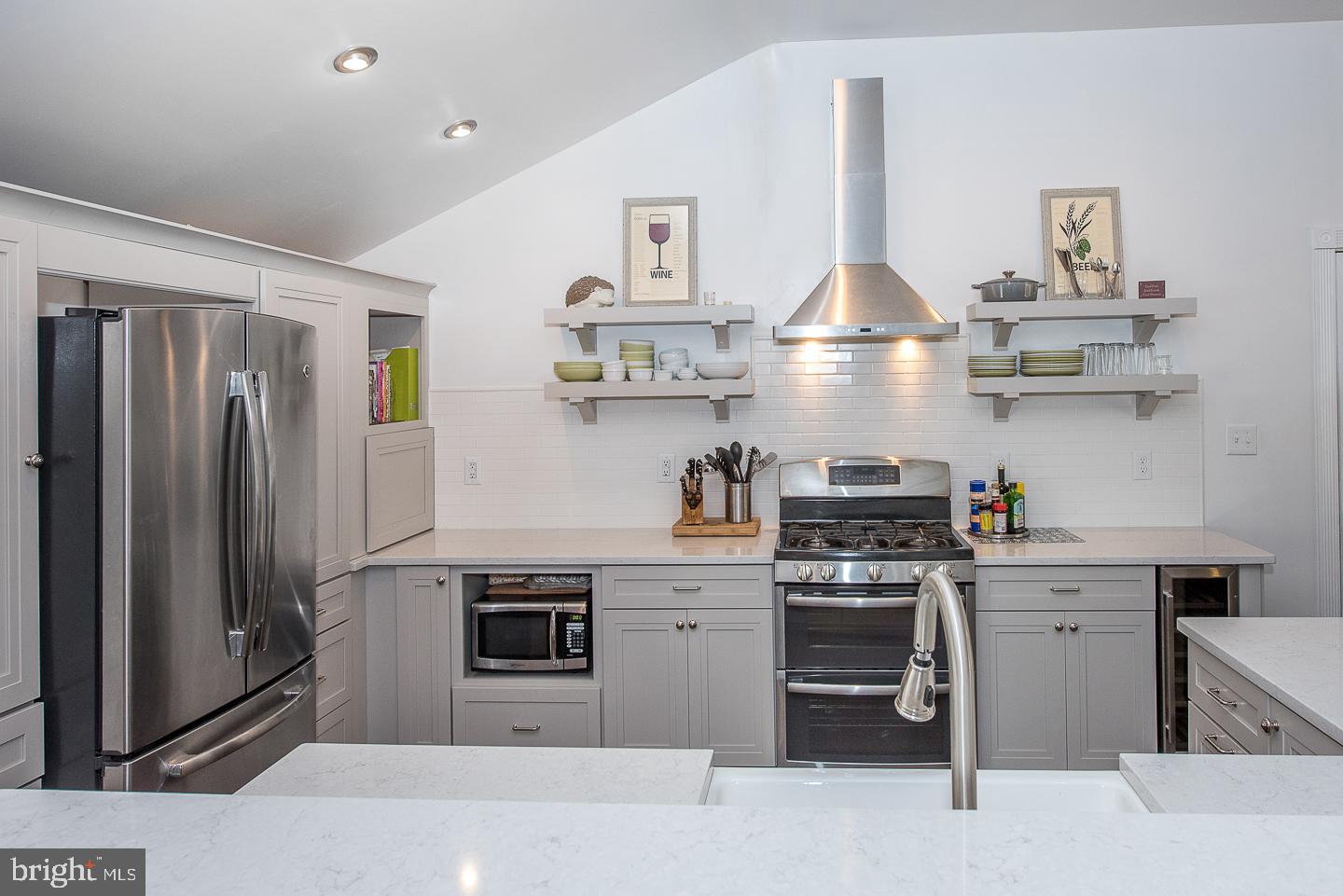 430 Pelham Road Cherry Hill, NJ 08034 - Photo 3 of 30 Double gas oven/stove