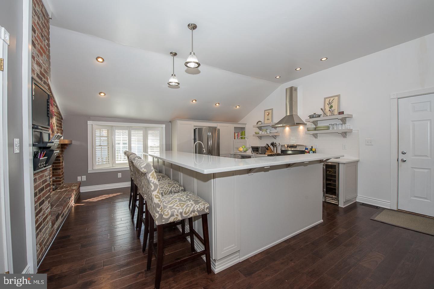 430 Pelham Road Cherry Hill, NJ 08034 - Photo 4 of 30 Island seating for up to 6