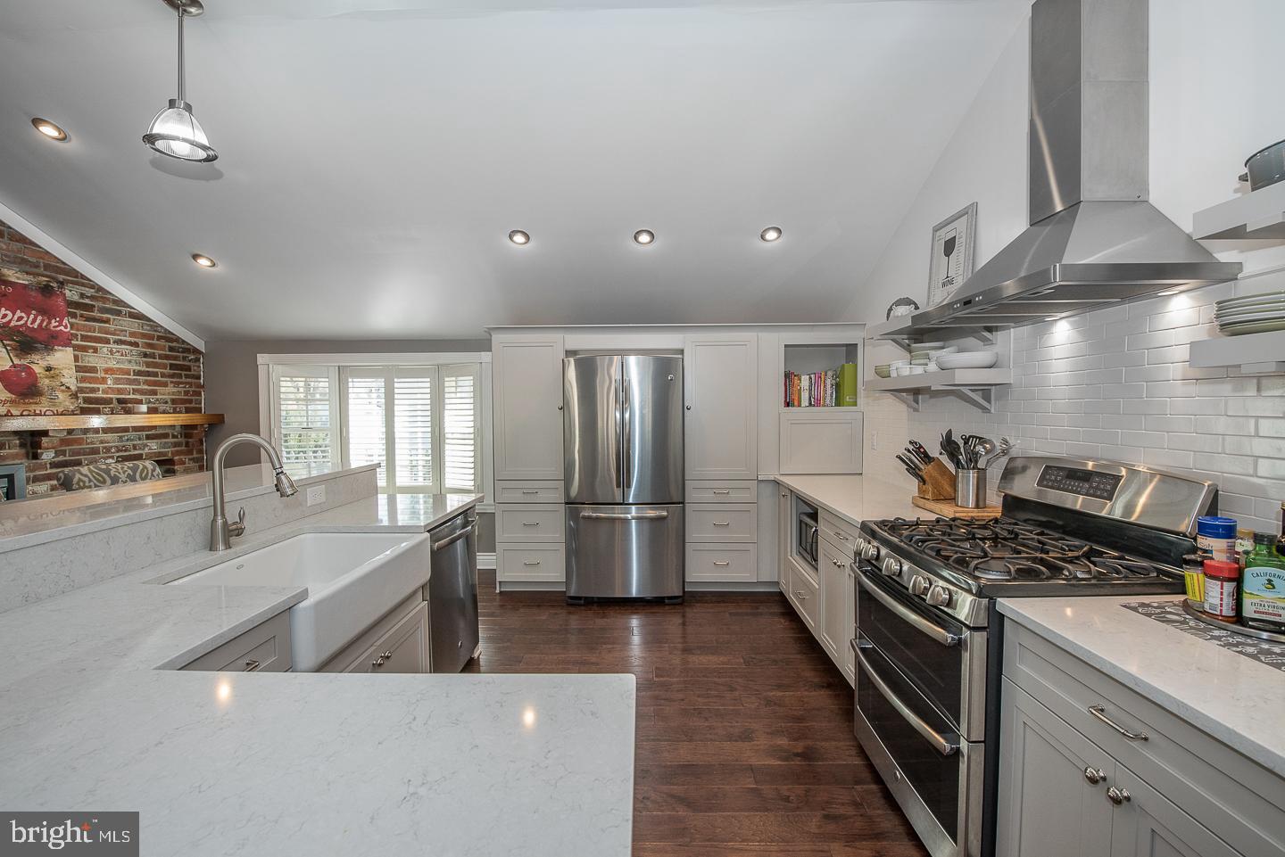 430 Pelham Road Cherry Hill, NJ 08034 - Photo 5 of 30 Stainless GE Appliances