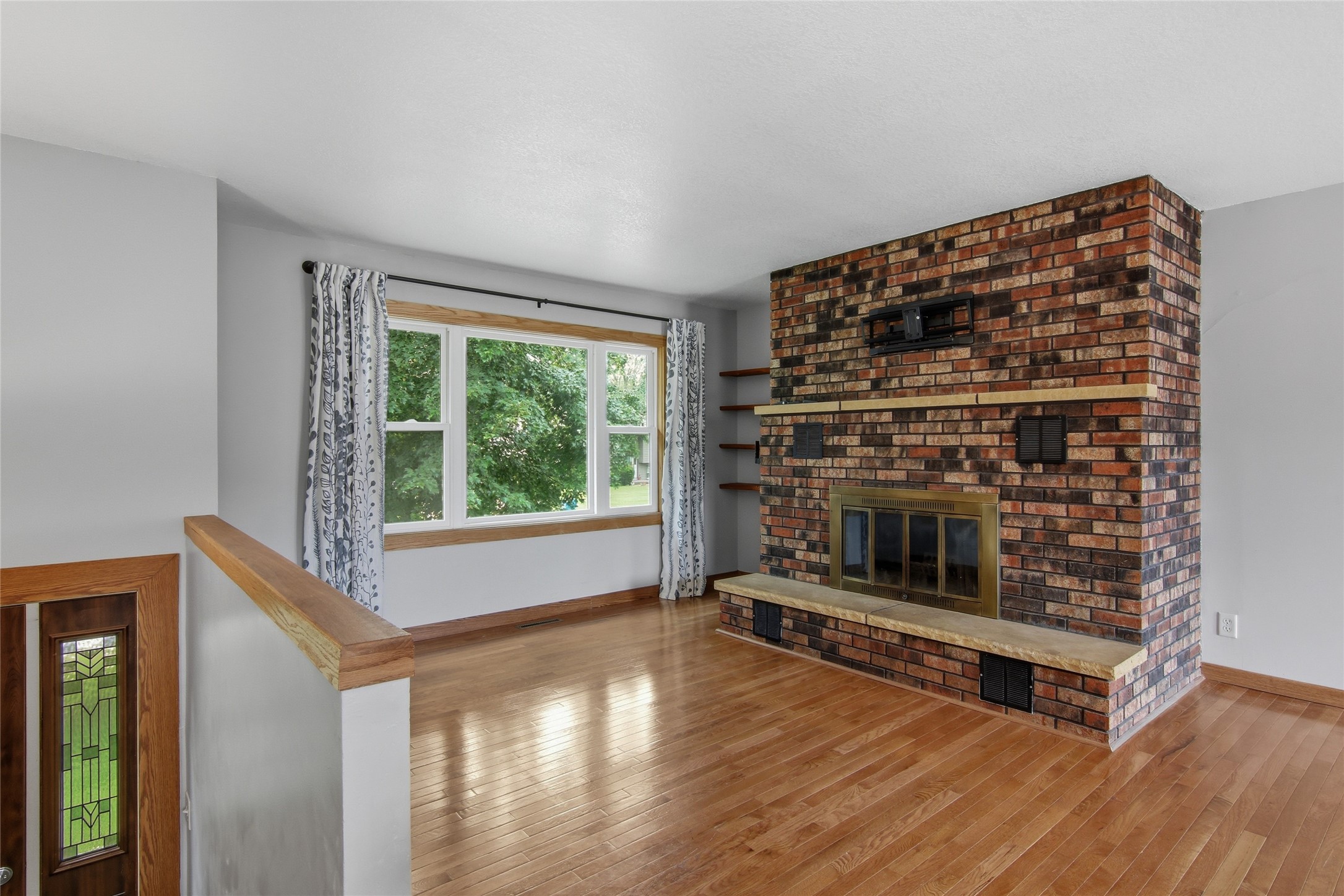 915 West Marshall Street Rice Lake, WI 54868 - Photo 5 of 39