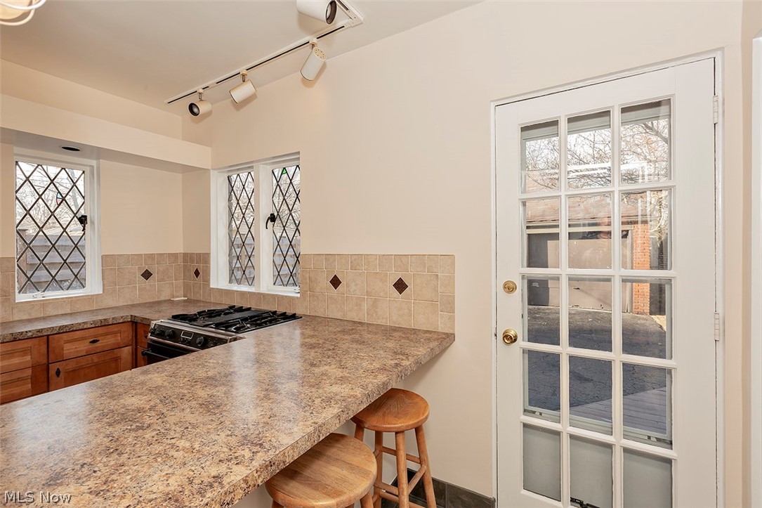 3286 Stockholm Road Cleveland, OH 44120 - Photo 13 of 30