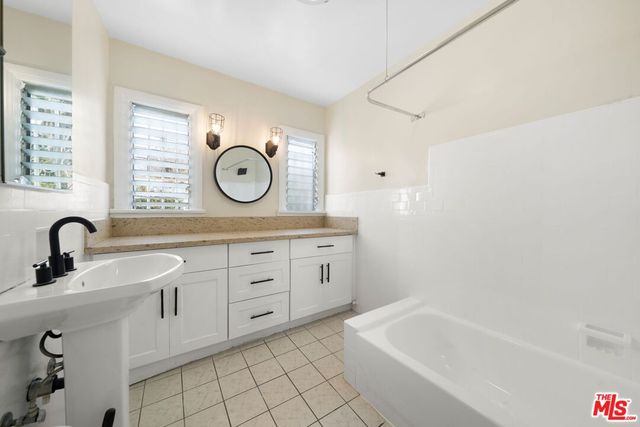 $4,795 | 750 North Spaulding Avenue, Los Angeles, CA 90046