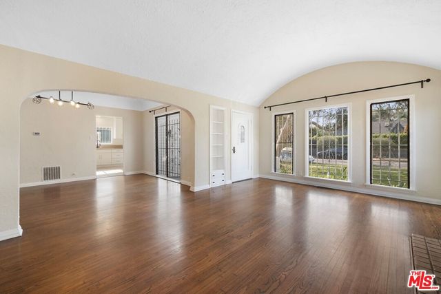 $4,795 | 750 North Spaulding Avenue, Los Angeles, CA 90046