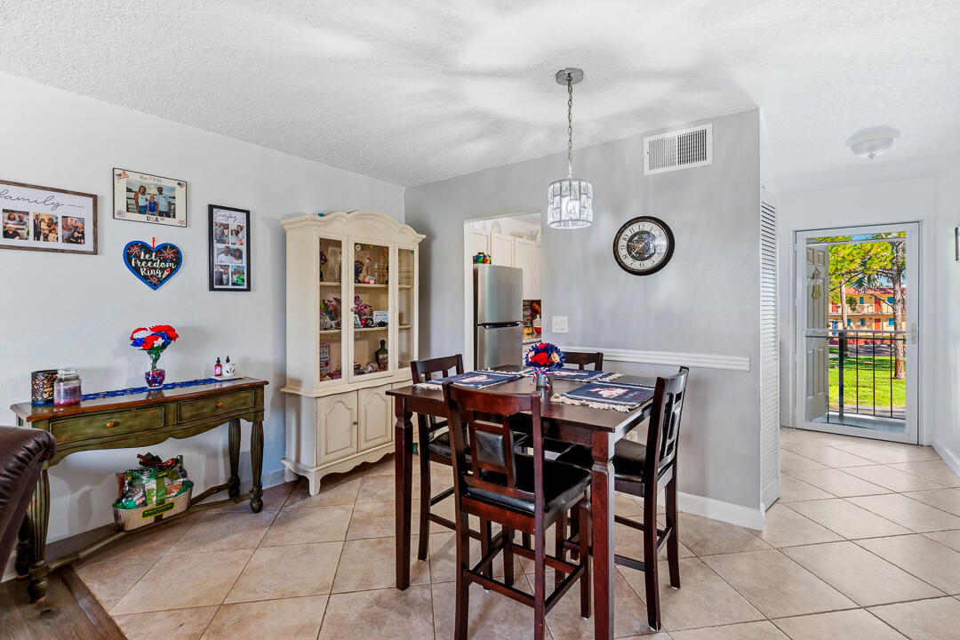 1975 Southwest Palm City Road, Unit G Stuart, FL 34994 - Photo 5 of 13 1975 SW Palm City Road Unit G-18