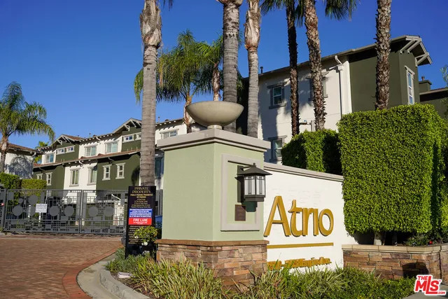 $3,332 | 1901 North Buena Vista Street, Unit 2314, Burbank, CA 91504