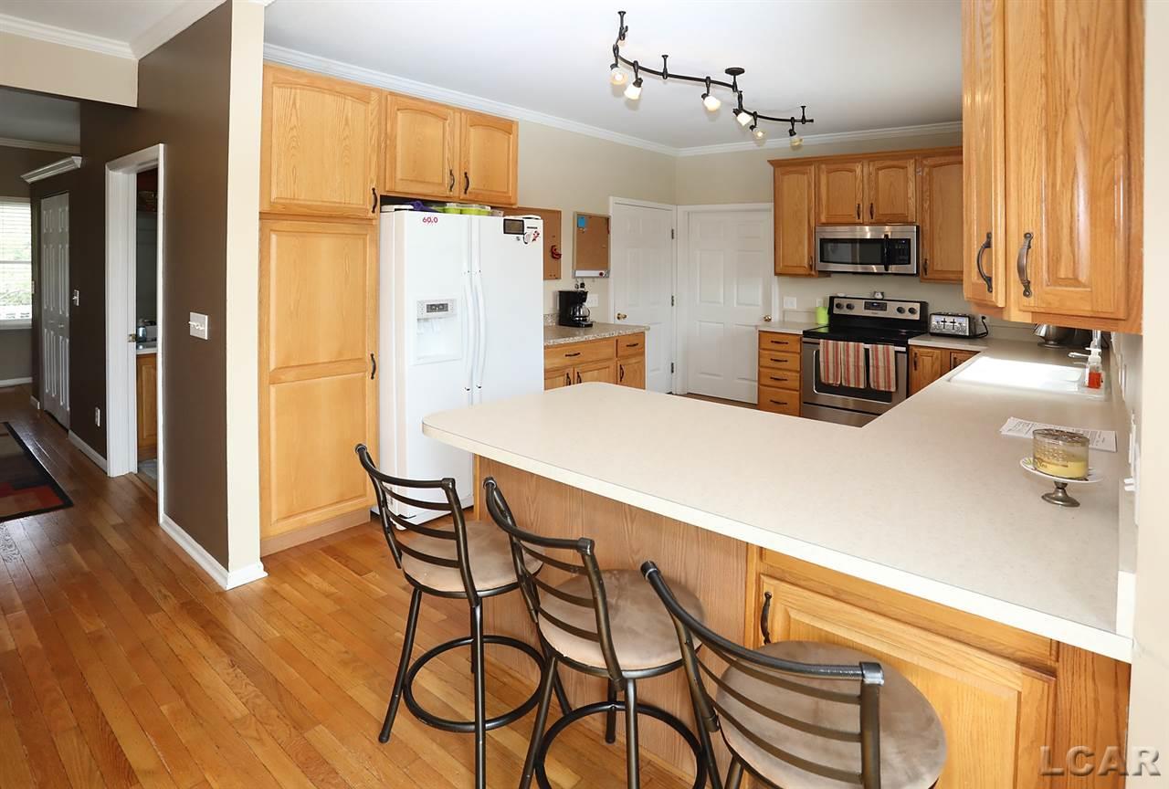 3165 Cobblestone Ridge Tecumseh, MI 49286 - Photo 11 of 43 Kitchen