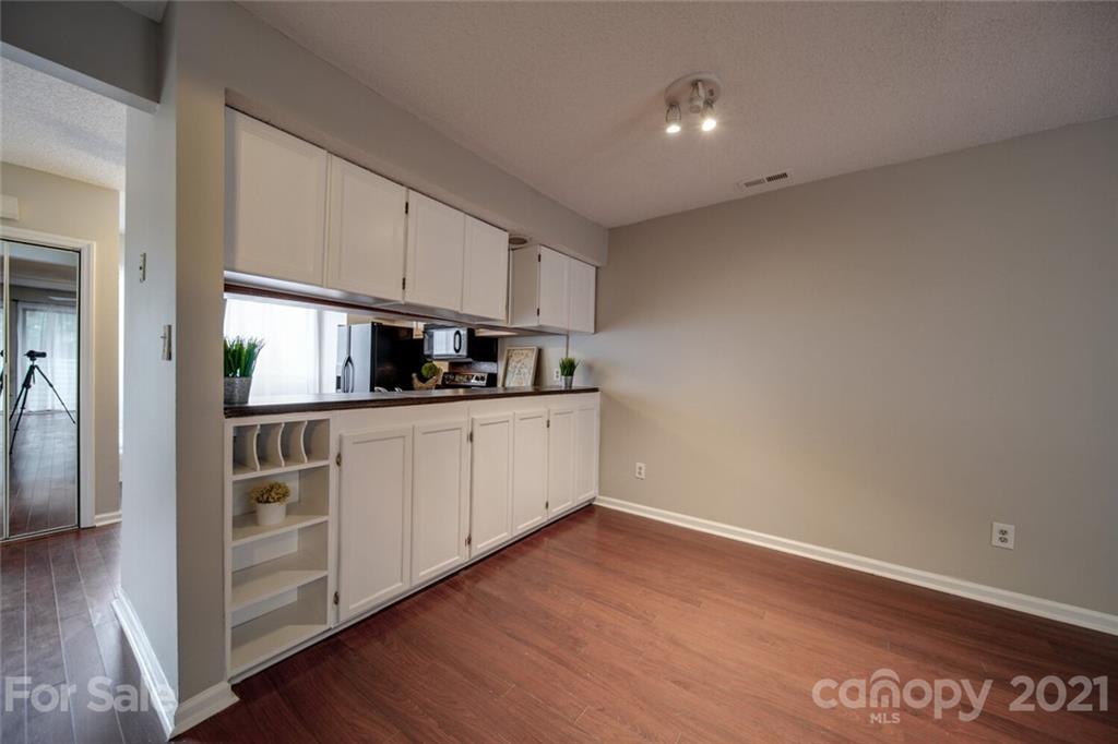 11037 Carmel Crossing Road Charlotte, NC 28226 - Photo 13 of 30