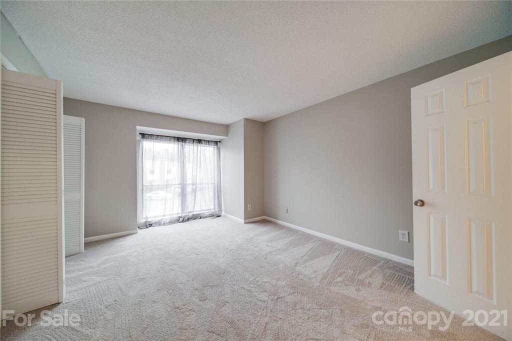 11037 Carmel Crossing Road Charlotte, NC 28226 - Photo 23 of 30