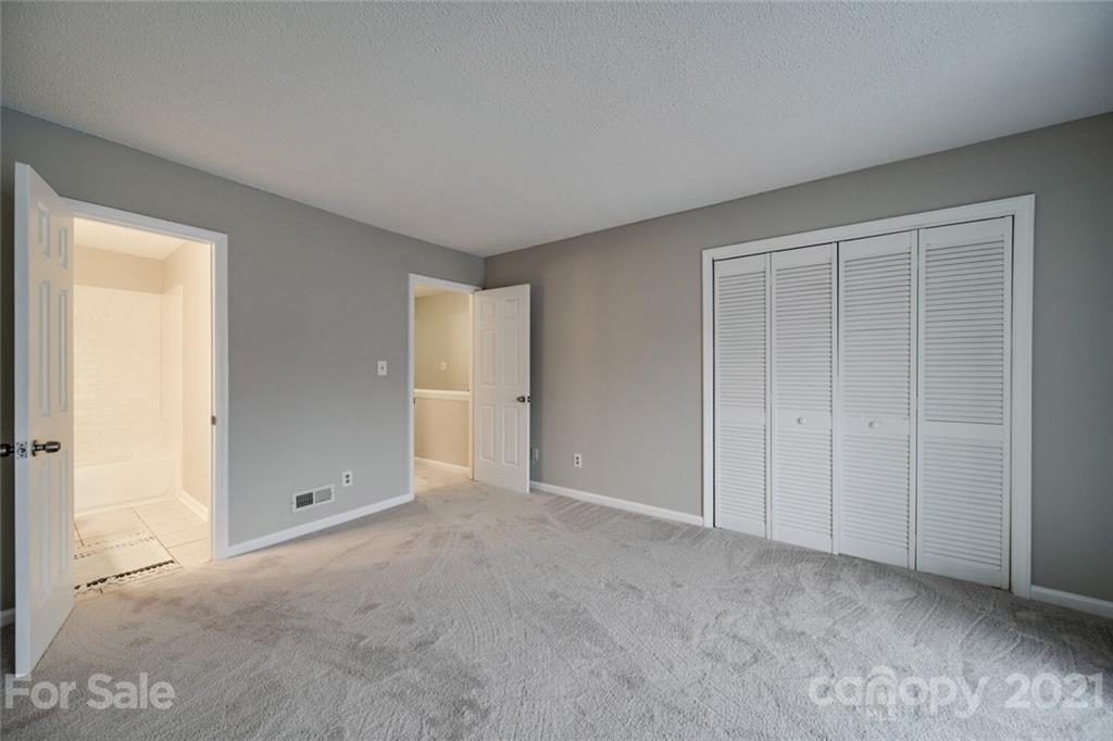 11037 Carmel Crossing Road Charlotte, NC 28226 - Photo 24 of 30