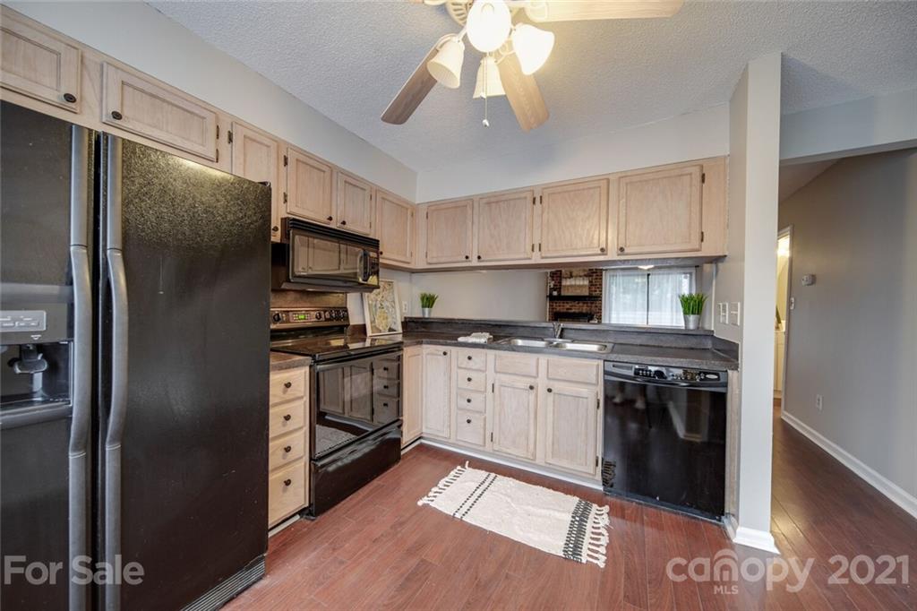 11037 Carmel Crossing Road Charlotte, NC 28226 - Photo 5 of 30