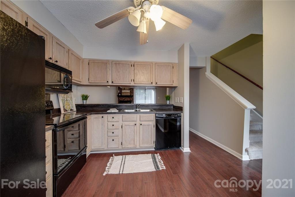 11037 Carmel Crossing Road Charlotte, NC 28226 - Photo 6 of 30