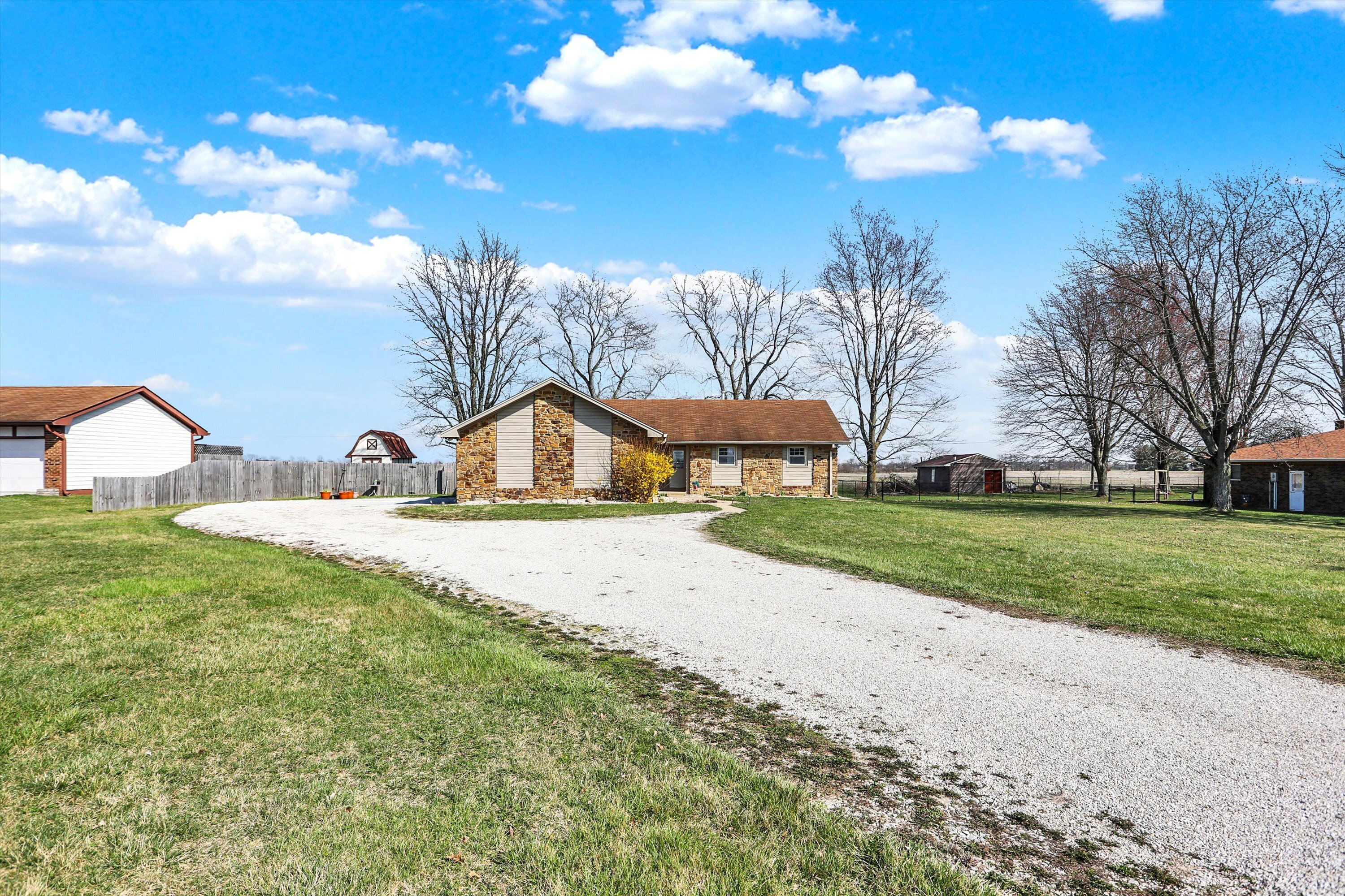 2837 North Centerline Road Franklin, IN 46131 - Photo 2 of 46 Gallery Image 2